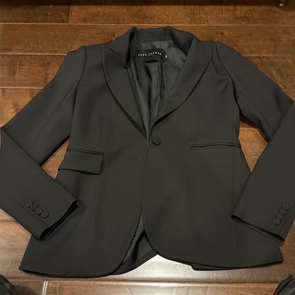 Tara Jarmon black blazer